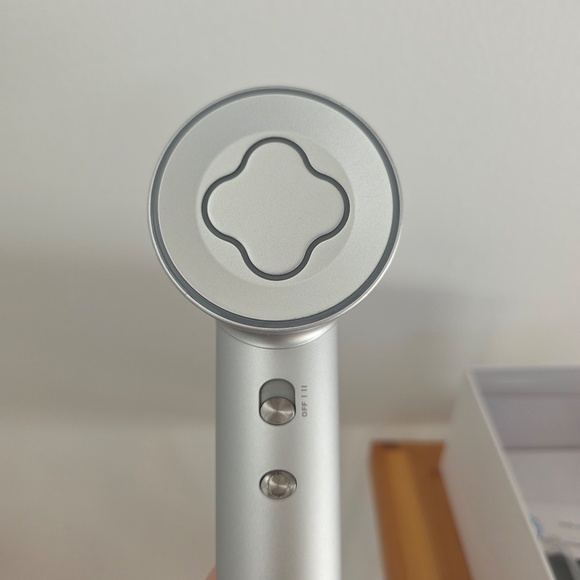 High Speed Hair Dryer with Diffuser and Nozzle - Picture 5 of 6